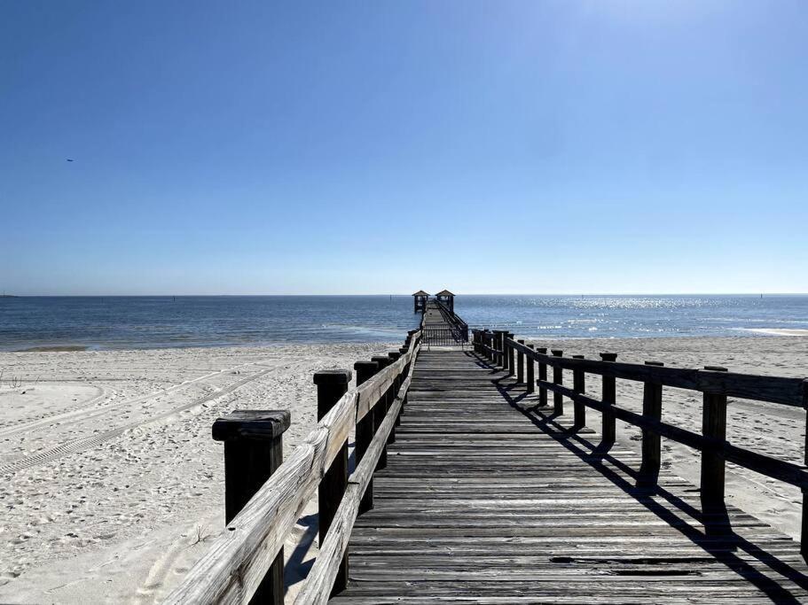 White Sand Getaway Steps From Beach Gulfport Buitenkant foto