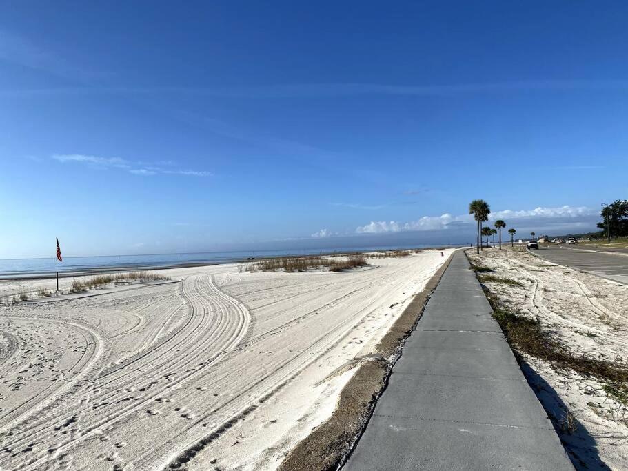 White Sand Getaway Steps From Beach Gulfport Buitenkant foto
