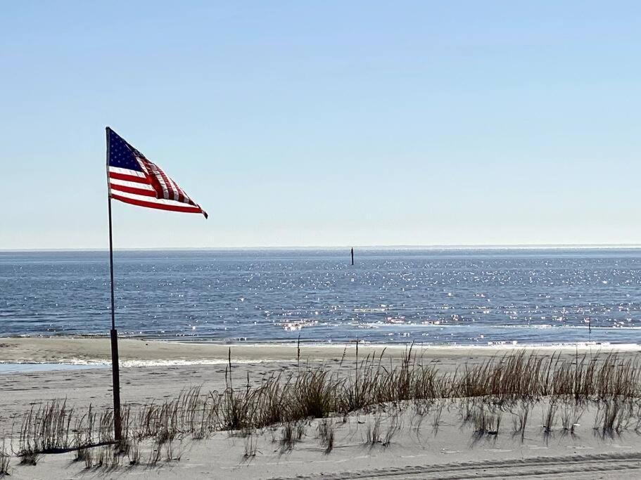 White Sand Getaway Steps From Beach Gulfport Buitenkant foto